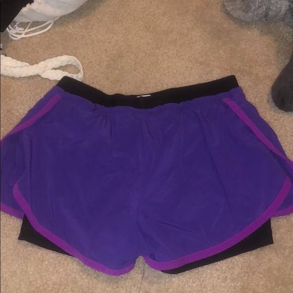 nike running shorts - Picture 2 of 2